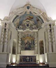 Bronte, Chiesa di S. Giovanni, l'altare maggiore