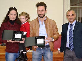 Gina-e-Vincenzo-Schilirò-premiati-dal-sindaco-Calanna